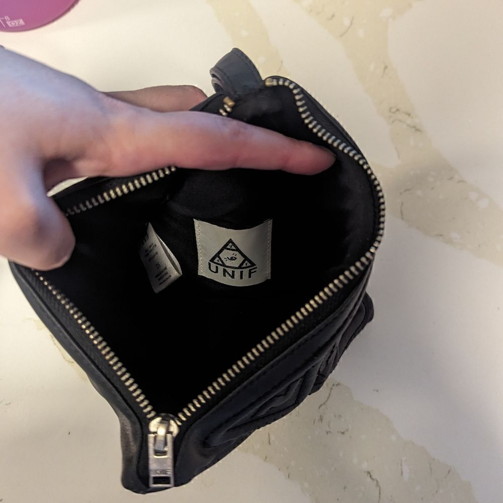 UNIF RARE Pyramid Clutch - Picture 11 of 12